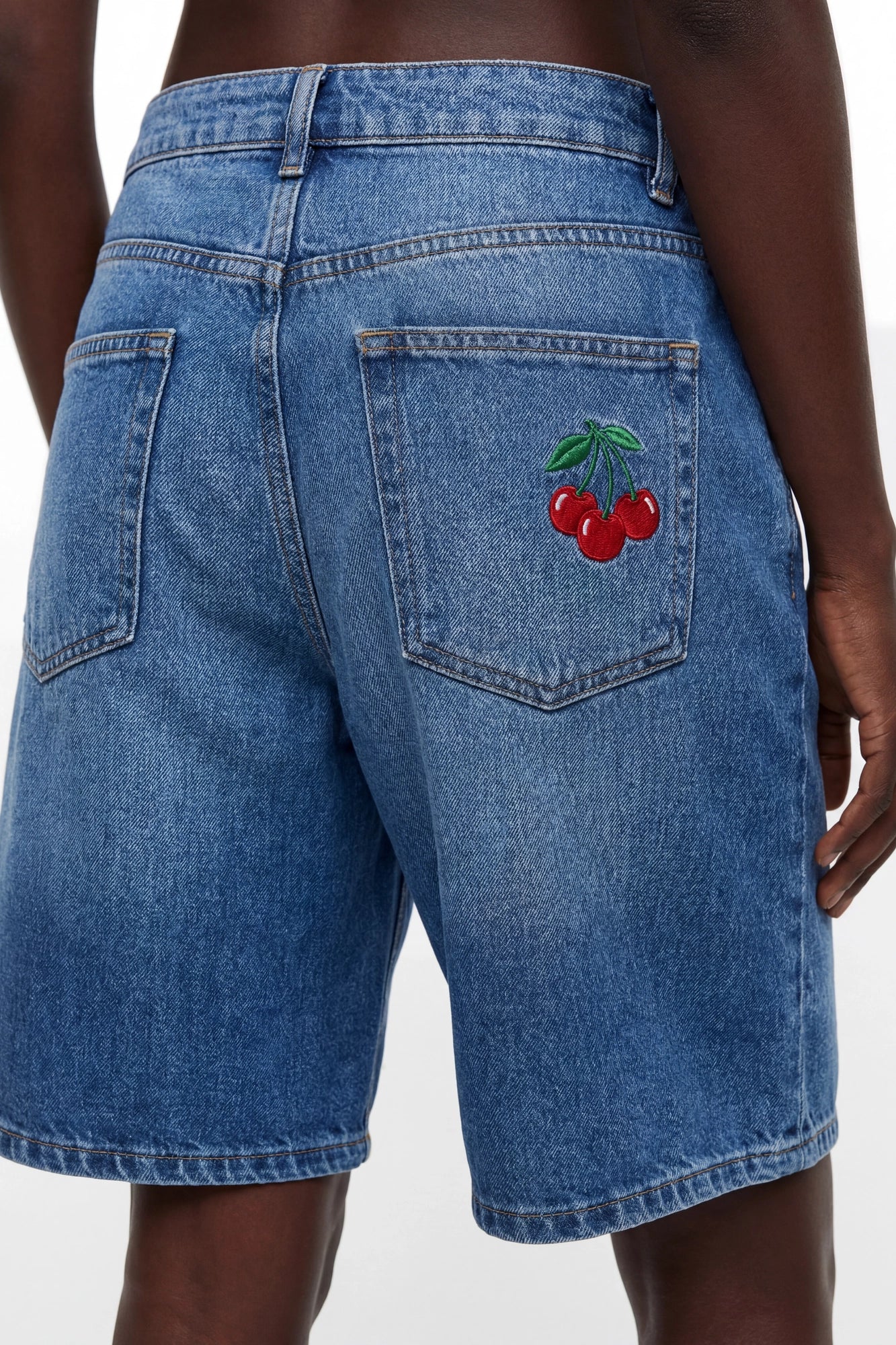 Brooklyn Low Rise Embroidered Baggy Denim Jort - Image 3