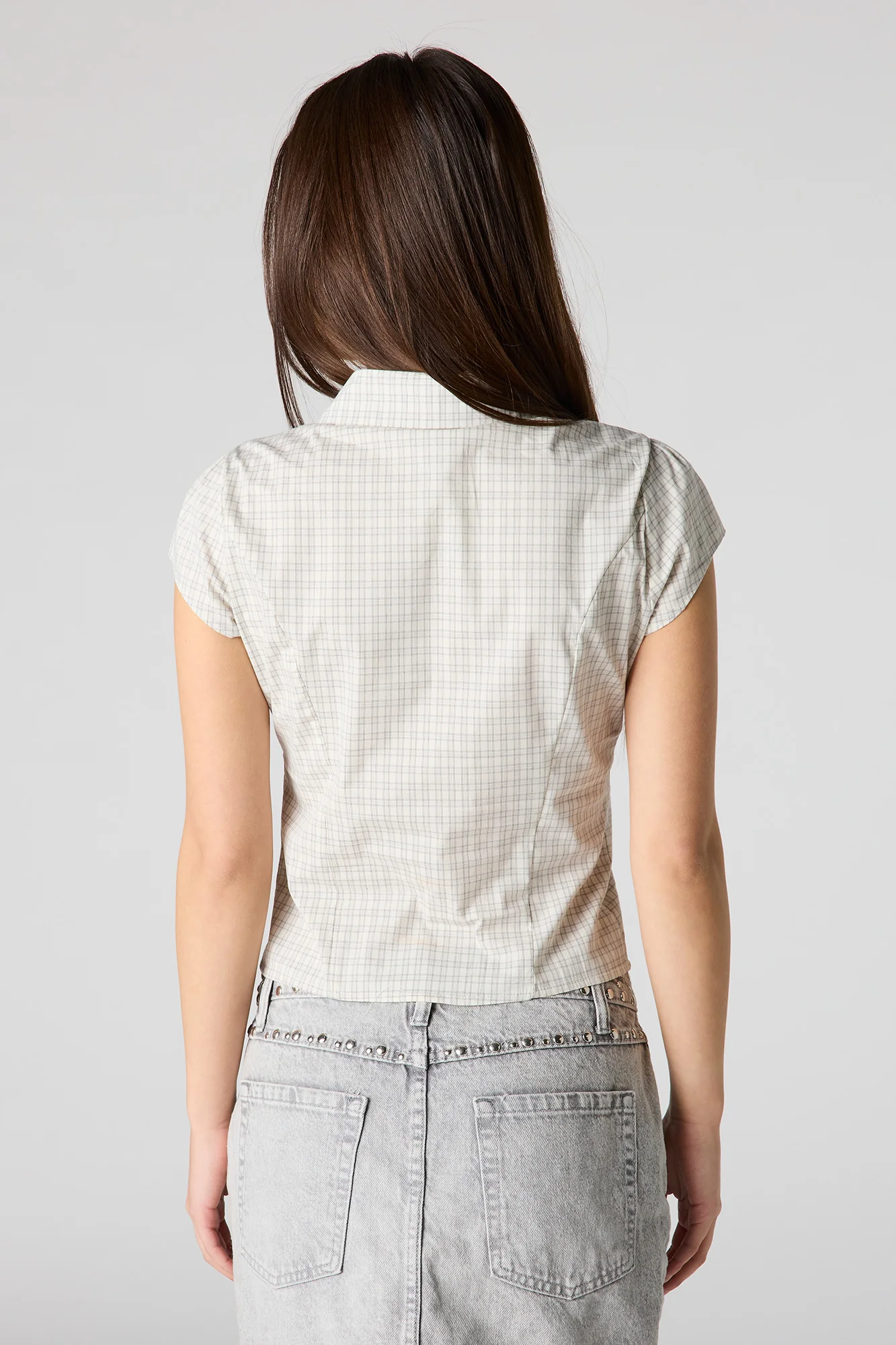 Button-Up Fitted Collared Top - Image 9