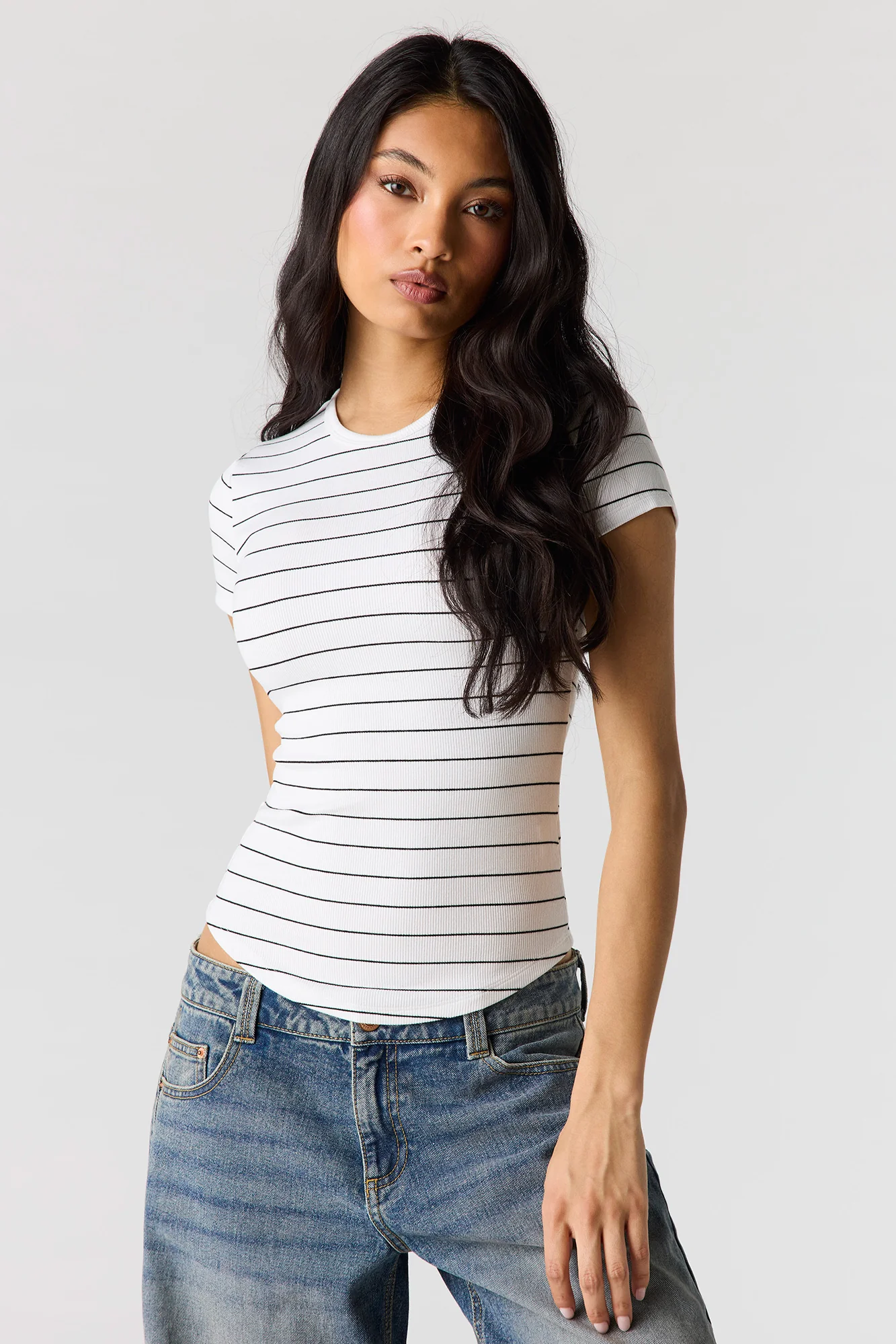Ribbed Curved Hem T-Shirt - Image 10