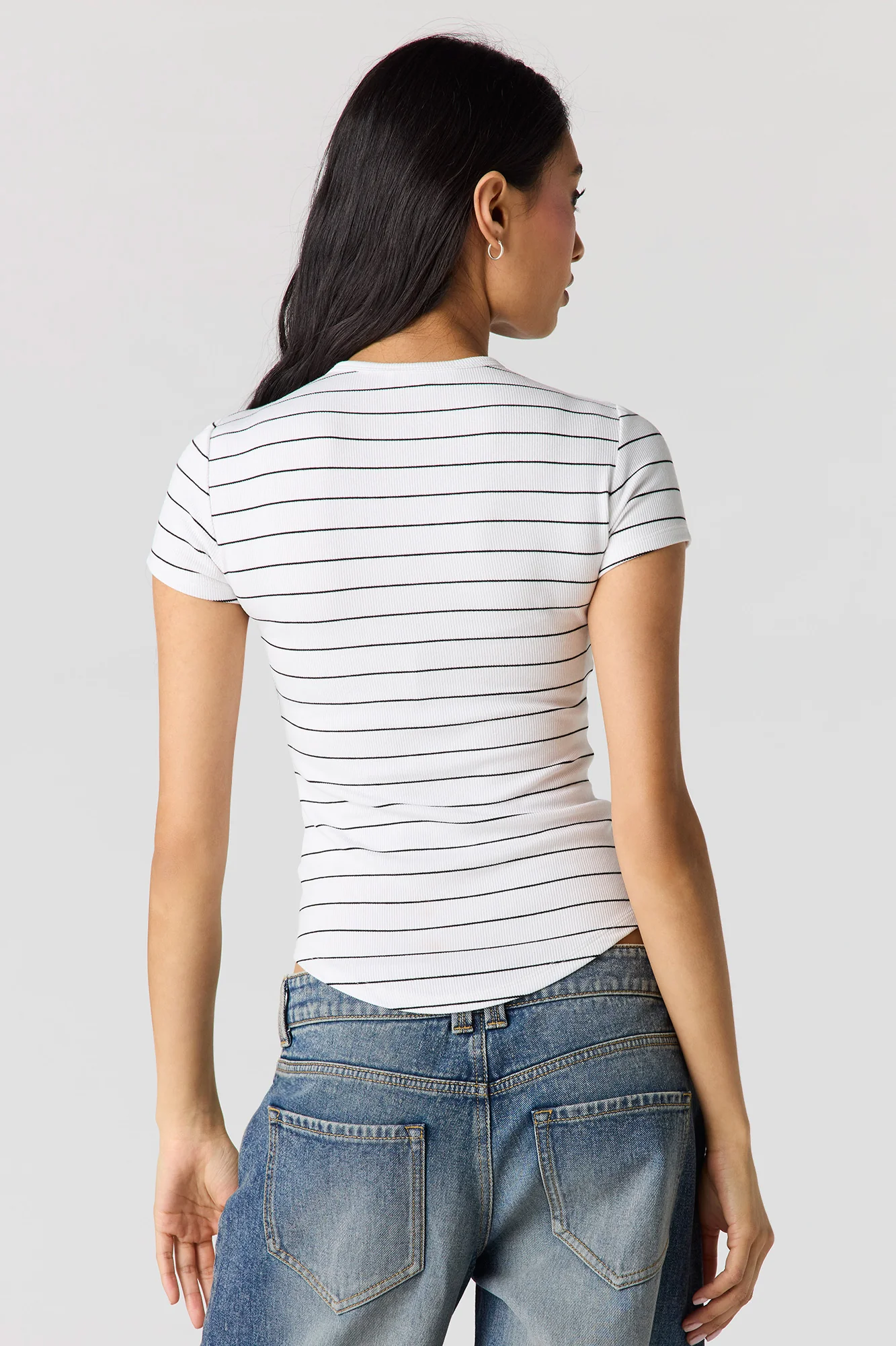 Ribbed Curved Hem T-Shirt - Image 11